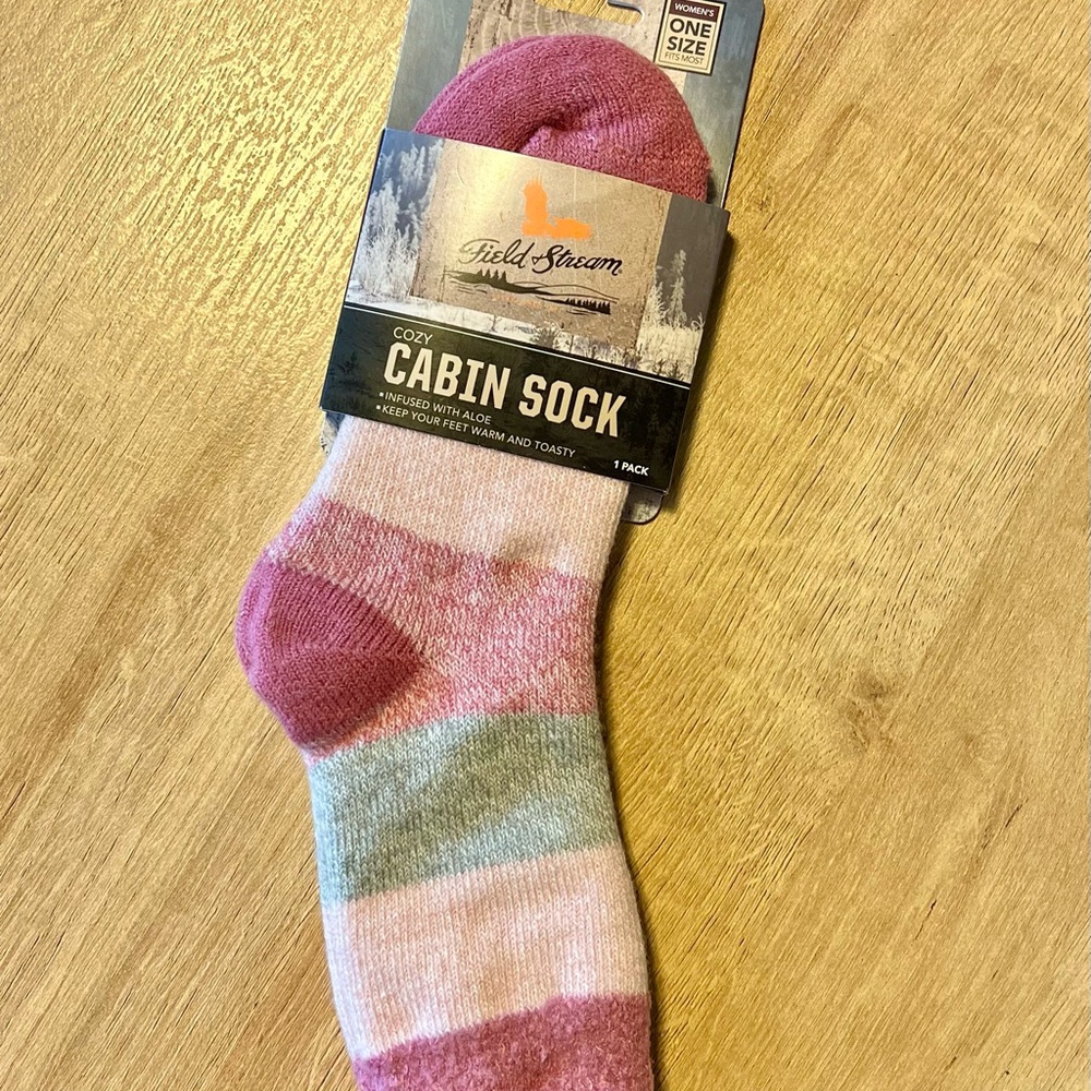 NWT Field & Stream Cozy Cabin Sock - Pink & Gray for Women